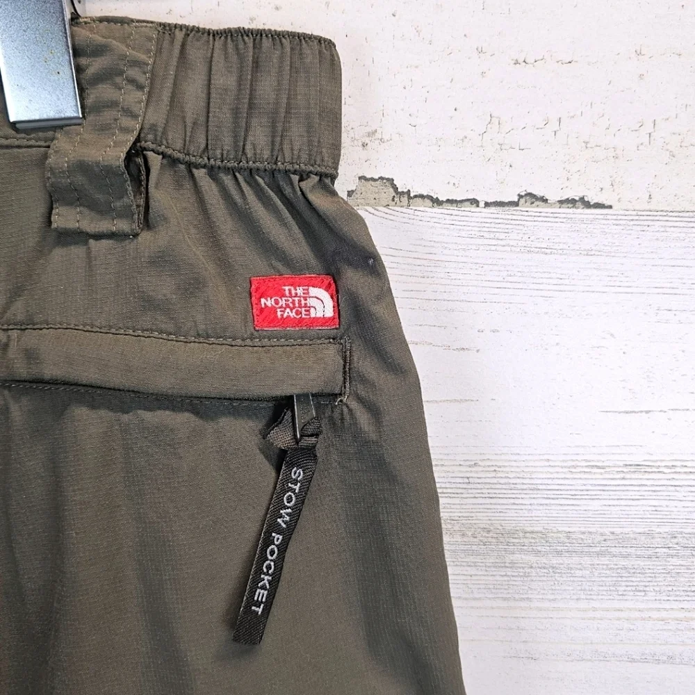 The North Face Mens Cargo Shorts Large Green Outdoor Adventure Nylon Hiking
